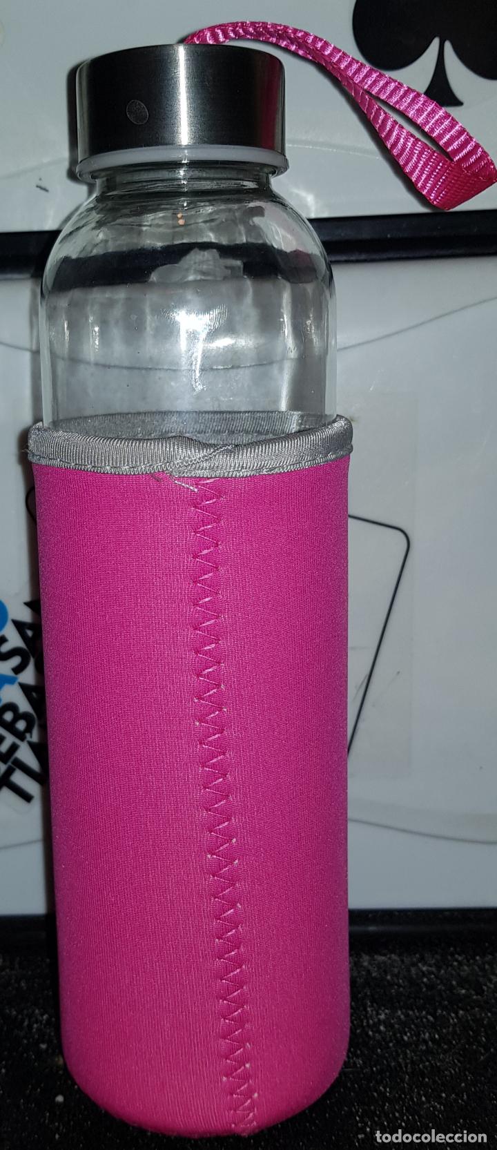Nuevo: BOTELLA DE CRISTAL, CON FUNDA DE NEOPRENO Y TAP&Oacute;N CON CINTA. NUEVA, SIN USAR.