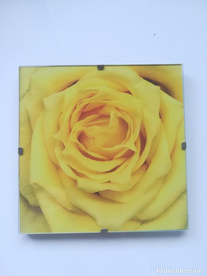 Nuevo: CUADRO FLOR ROSA AMARILLA 14 X 14 CM - Foto 1