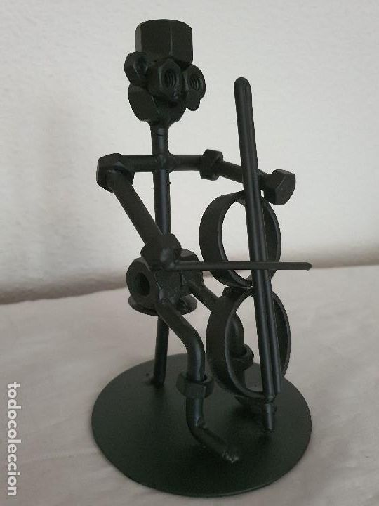Nuevo: MUSICO FABRICADO CON TORNILLOS - Foto 2