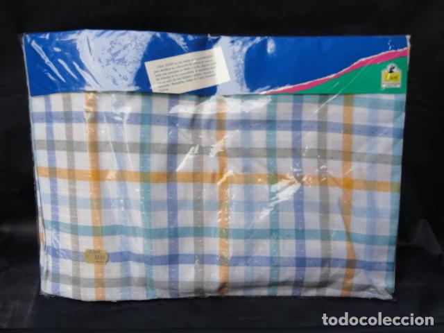 Nuevo: CAJA DE MANTEL PARA MESA. RESTOS DE TIENDA. - Foto 6