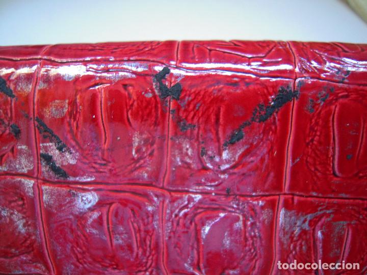 Nuevo: Cartera pl&aacute;stico roja - Foto 3