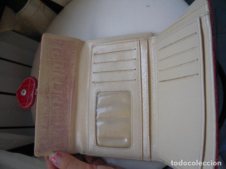 Nuevo: Cartera pl&aacute;stico roja - Foto 5