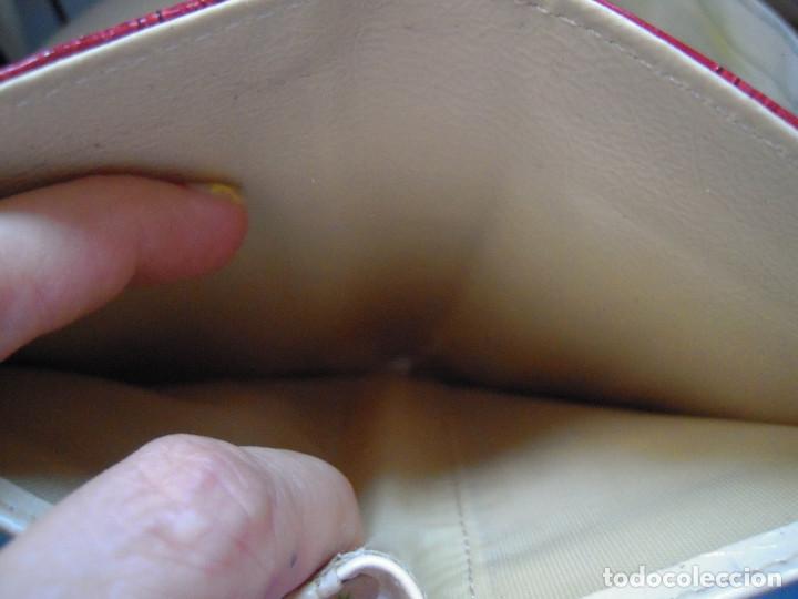Nuevo: Cartera pl&aacute;stico roja - Foto 7