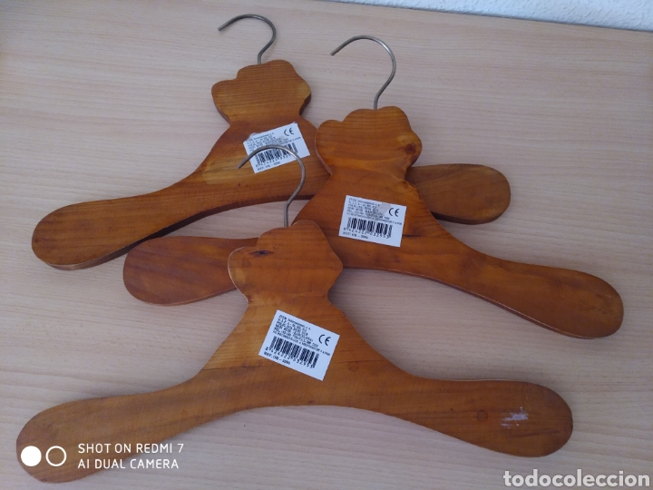 Nuevo: Lote 3 percha infantil madera decorada 40cm. Nuevo - Foto 3