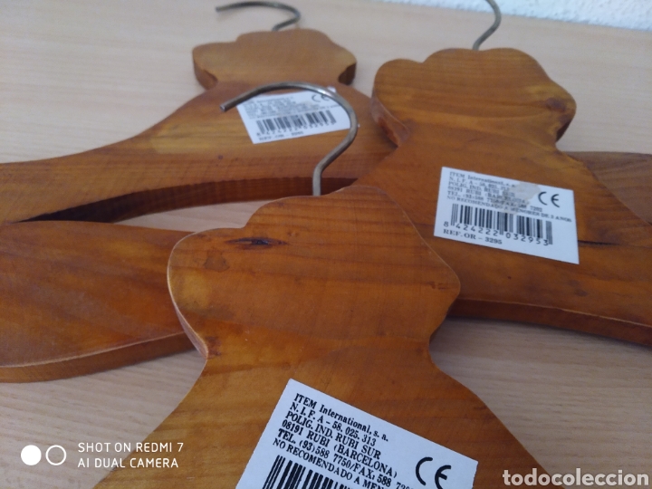 Nuevo: Lote 3 percha infantil madera decorada 40cm. Nuevo - Foto 4