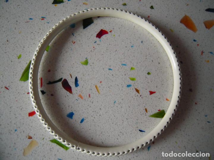 Nuevo: Tres pulseras r&iacute;gidas - Foto 2