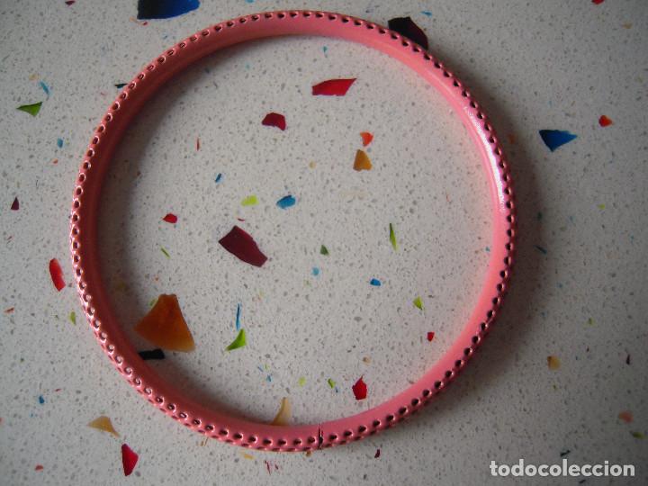 Nuevo: Tres pulseras r&iacute;gidas - Foto 4