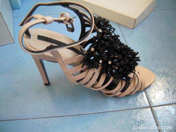 Nuevo: Sandalias tac&oacute;n y abalorios talla 38 - Foto 2