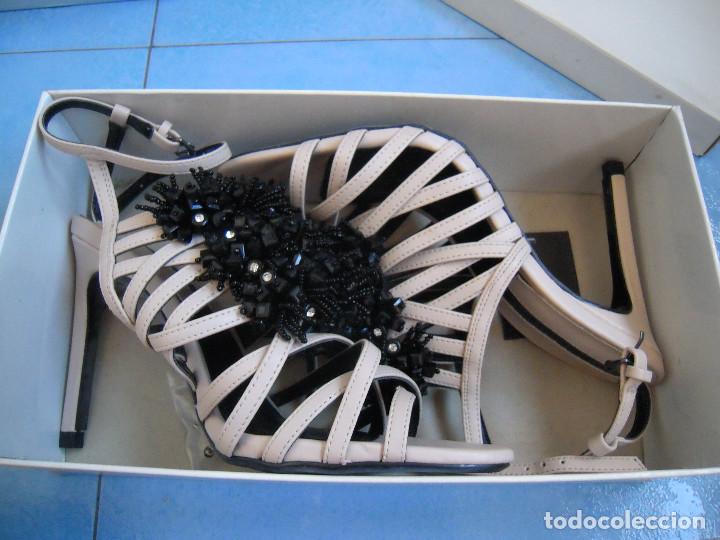 Nuevo: Sandalias tac&oacute;n y abalorios talla 38 - Foto 6