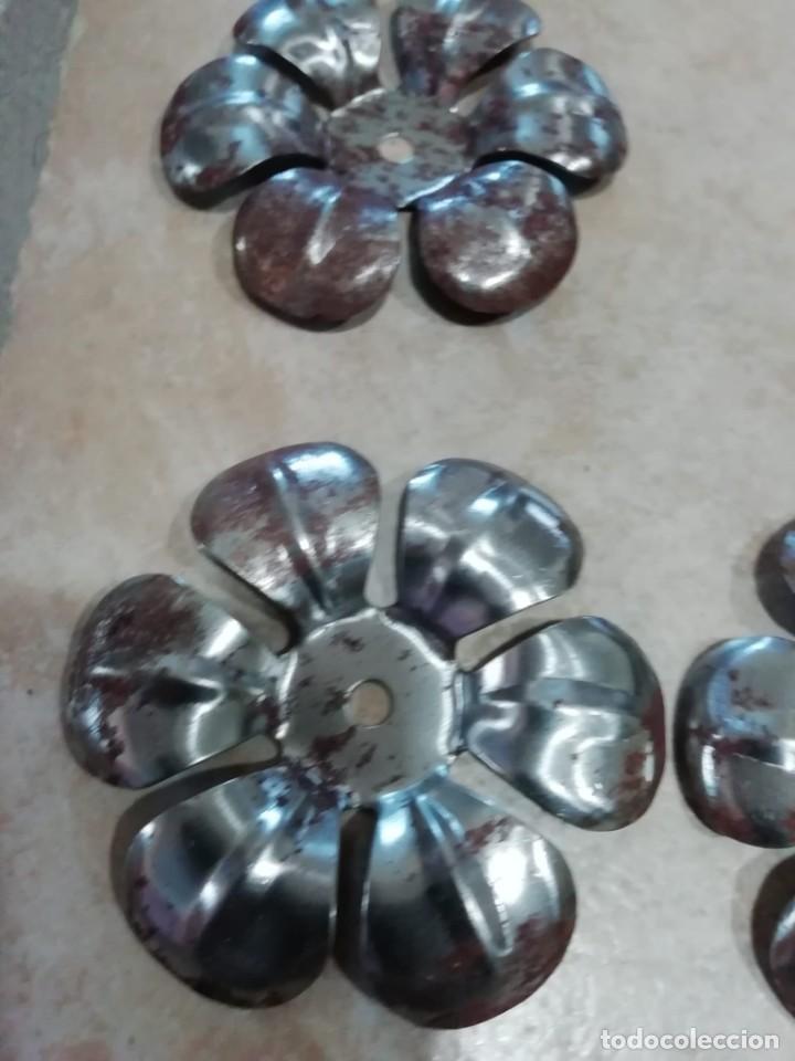 Nuevo: 13 flores de chapa - Foto 2