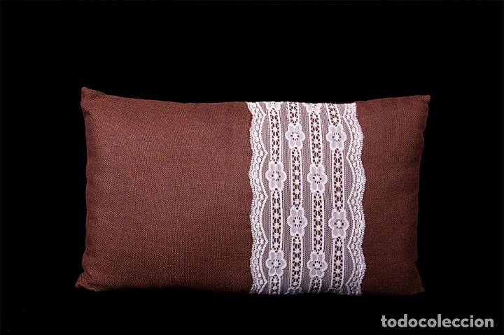 Nuevo: Cojines aplicaci&oacute;n bordada, con relleno, set de 2 - Foto 3