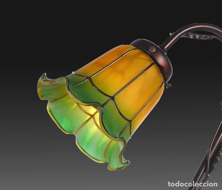 Nuevo: L&aacute;mpara con forma de flor y tulipa emplomada. - Foto 4