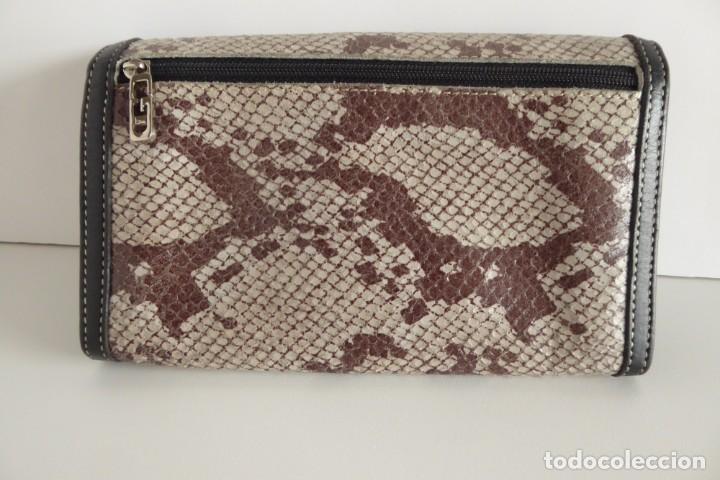 Nuevo: CARTERA EN PIEL DE SERPIENTE - GLORIA ORTIZ - Foto 3