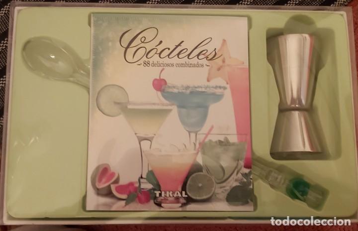 Nuevo: Caja con librito de c&oacute;cteles y 2 regalos. - Foto 1
