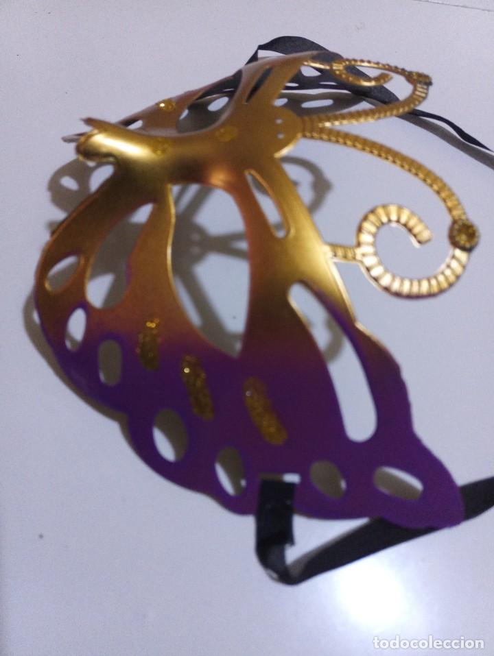 Nuevo: M&aacute;scara disfraz mariposa morado y oro - Foto 2