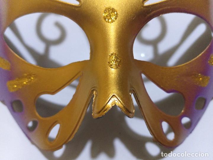Nuevo: M&aacute;scara disfraz mariposa morado y oro - Foto 4