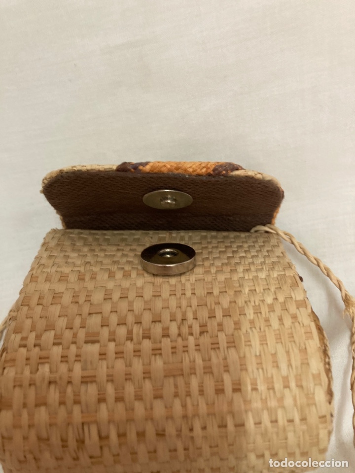 Nuevo: PEQUE&Ntilde;O BOLSO DE MIMBRE , A ESTRENAR - Foto 2