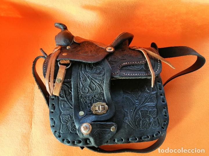 Nuevo: BOLSO DE CUERO CON FORMA DE SILLA DE MONTAR - Foto 2