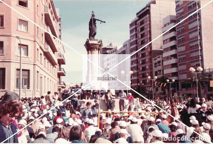 Neuf: CASTELLON EN EL RECUERDO, CONCURSO DE DIBUJOS PREMIOS CAPLA EN PLAZA DEL REY DON JAIME EN LOS 80