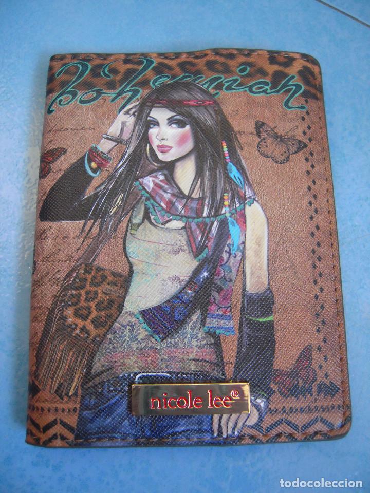 Nuevo: Funda pasaporte estampado chica - Foto 2