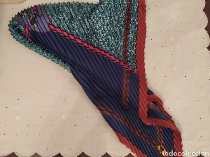 Nuevo: Pa&ntilde;uelo comprado en boutique - Foto 1
