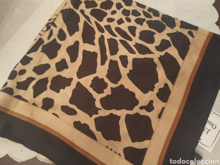 Nuevo: Pa&ntilde;uelo comprado en boutique - Foto 1