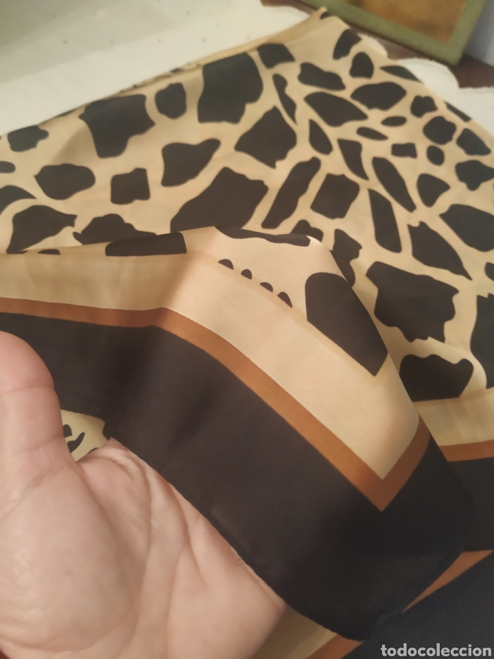 Nuevo: Pa&ntilde;uelo comprado en boutique - Foto 8