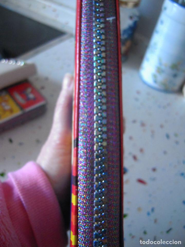 Nuevo: Cartera estampada azul y multicolor - Foto 15