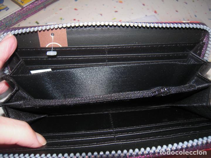 Nuevo: Cartera estampada azul y multicolor - Foto 18