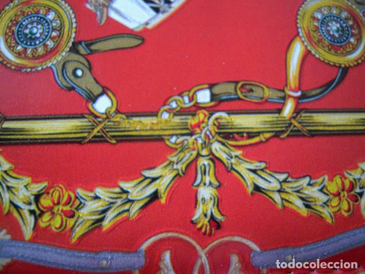 Nuevo: Cartera estampada roja y multicolor - Foto 7