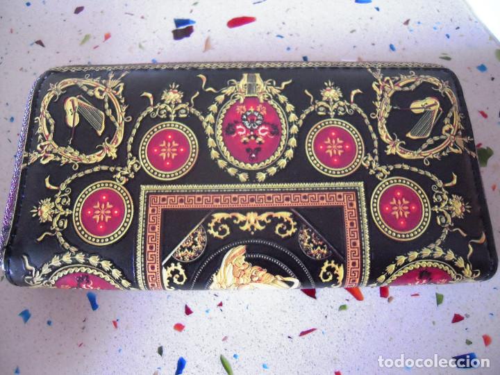 Nuevo: Cartera estampada negra y multicolor - Foto 2