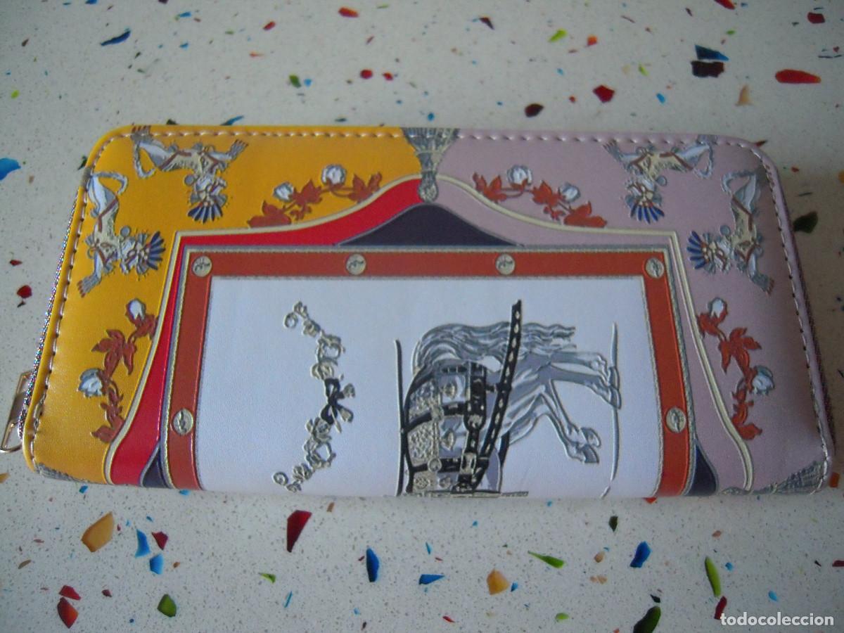 Nuevo: Cartera estampada multicolor caballos - Foto 2