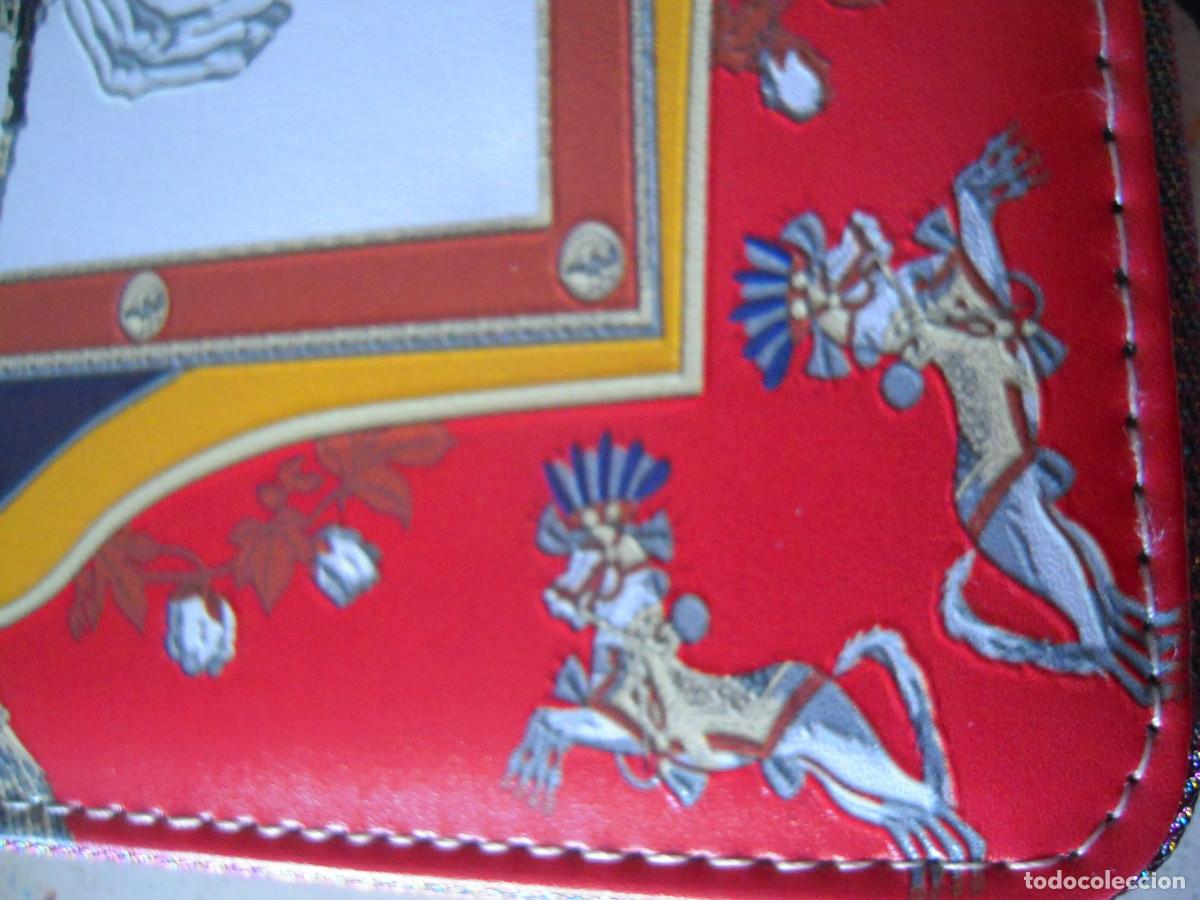 Nuevo: Cartera estampada multicolor caballos - Foto 8