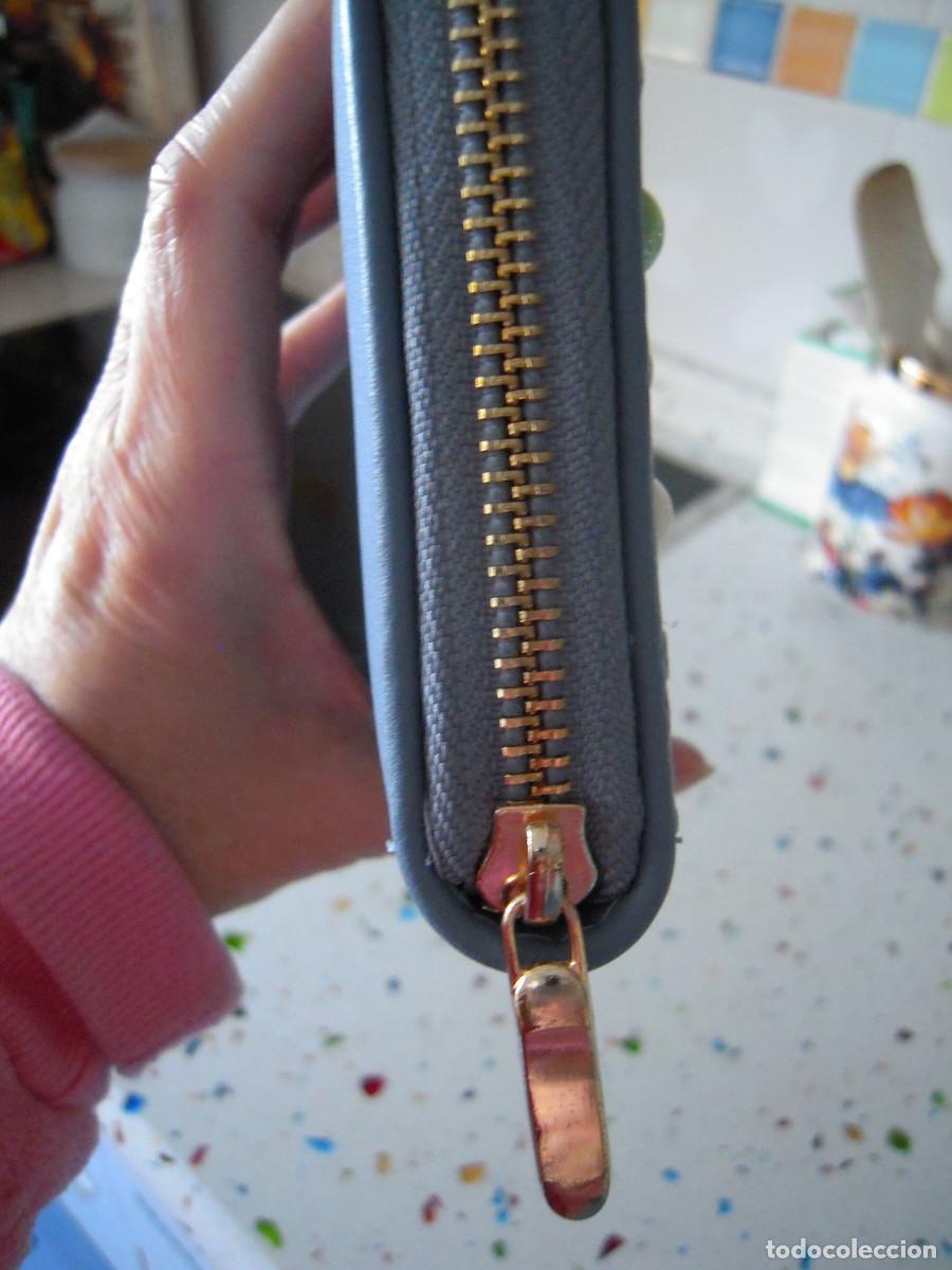 Nuevo: Cartera azul tachas multicolores - Foto 6