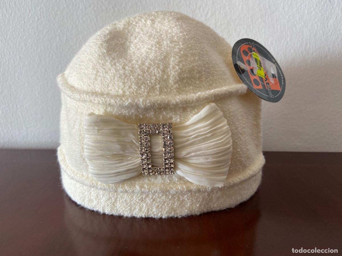 Nuevo: Gorro con &ntilde;edreria comprado boutique madrid - Foto 1