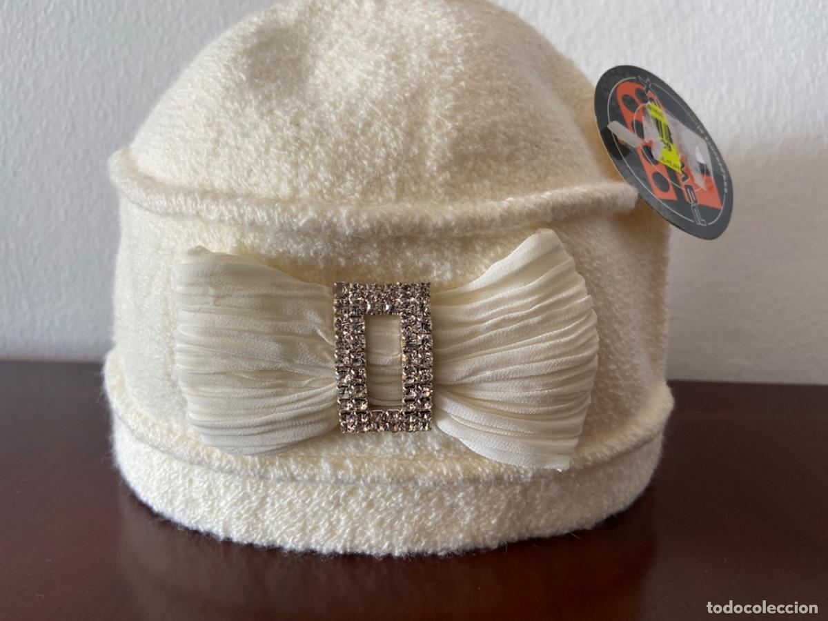 Nuevo: Gorro con &ntilde;edreria comprado boutique madrid - Foto 2
