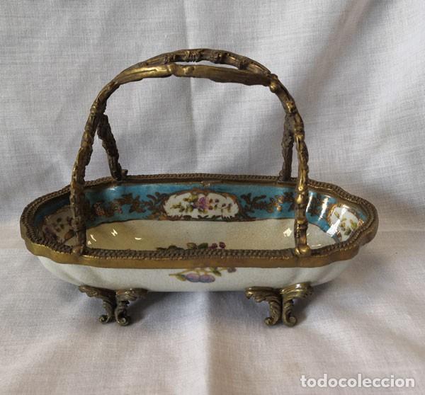 Nuevo: CESTA DE PORCELANA Y BRONCE ADELE CAREY - Foto 1