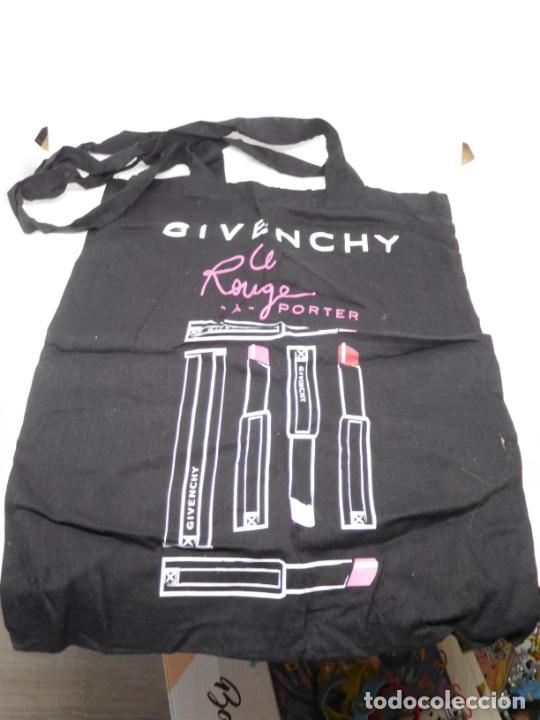 Neuf: M69 Bonito bolso ecol&oacute;gico en tela con tirar para hombro de publicidad de Givenchy en negro.
