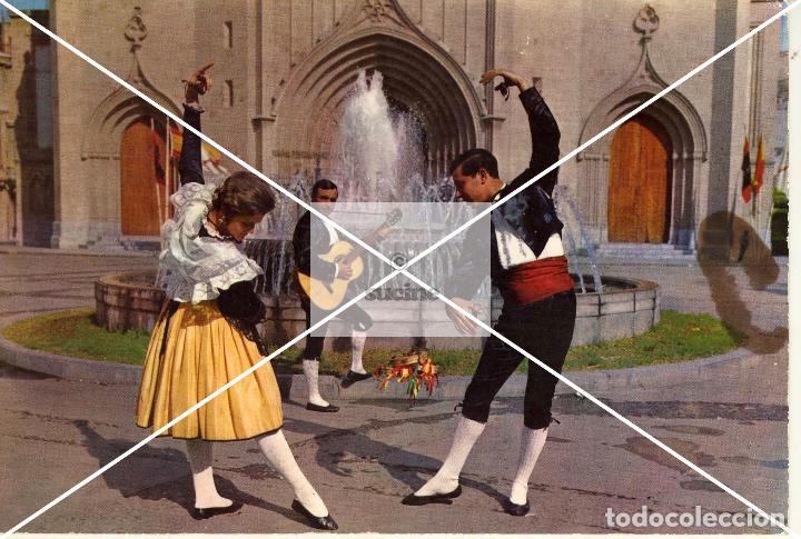 Nuovo: GENTE DE CASTELLON EN EL RECUERDO PAREJA DE BAILE EN LA PAZA MAYOR
