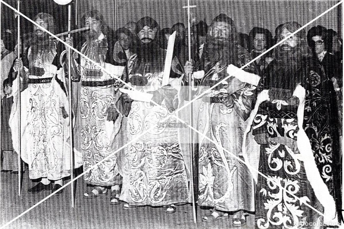 Novo: GENTE DE CASTELLON EN EL RECUERDO LOS APOSTOLES EN LA PROCESION DE LAS GAYATAS FIESTAS MAGDALENA