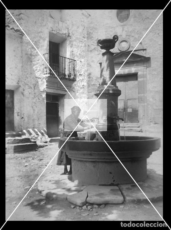 Novo: PROVINCIA DE CASTELLON EN EL RECUERDO PLAZA DE LA IGLESIA Y FUENTE DE CAMPOS DE ARENOSO EN LOS 50