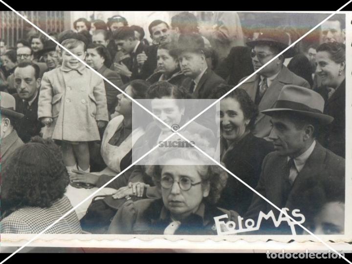 Neu: GENTE DE CASTELLON EN EL RECUERDO ESPERANDO EL PREG&Oacute; EN LA MAGDALENA DE 1949
