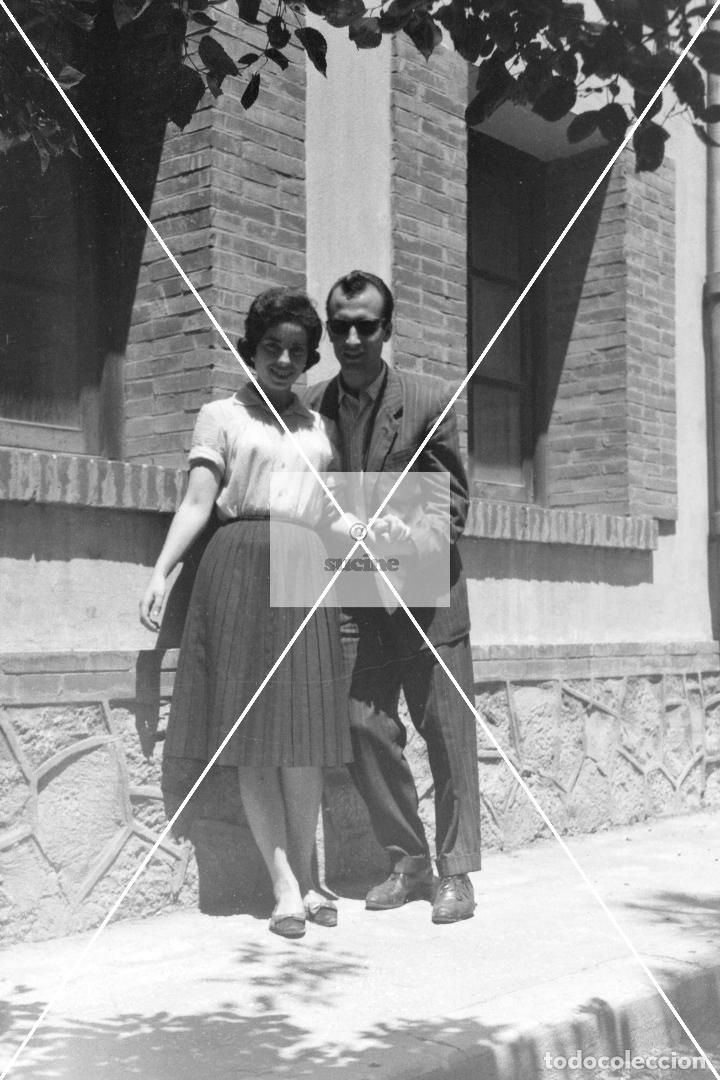 Novo: GENTE DE CASTELLON EN EL RECUERDO PAREJA DE JOVENES