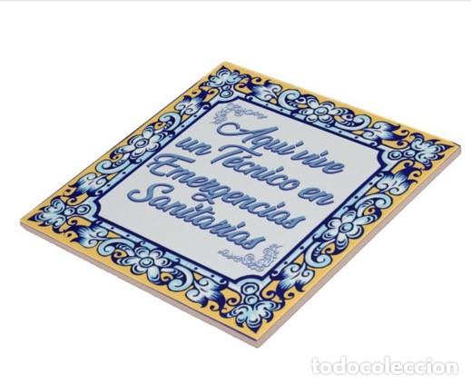 Nuevo: Azulejo 20x20 ctm con el texto Aqu&iacute; vive un T&eacute;cnico en Emergencias Sanitarias mod: Azul