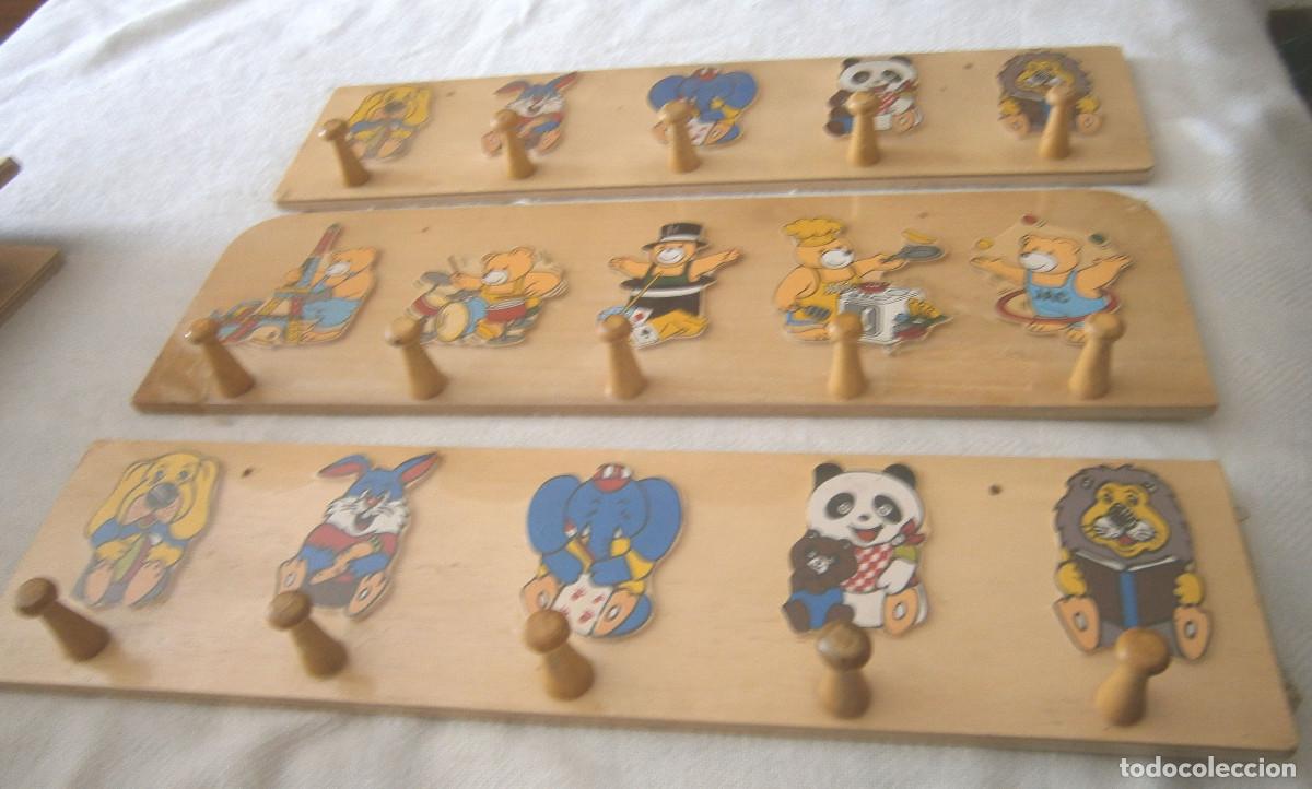 Nuevo: perchas de madera infantiles tres unidades - Foto 1