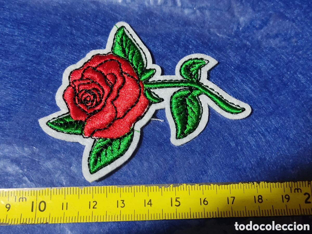 Nuevo: Parche rosa bordada. - Foto 2