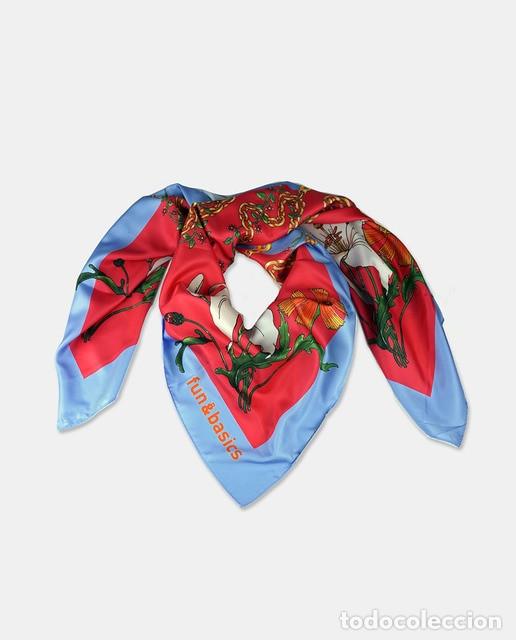 Nuevo: Pa&ntilde;uelo rojo con estampado floral - Foto 2