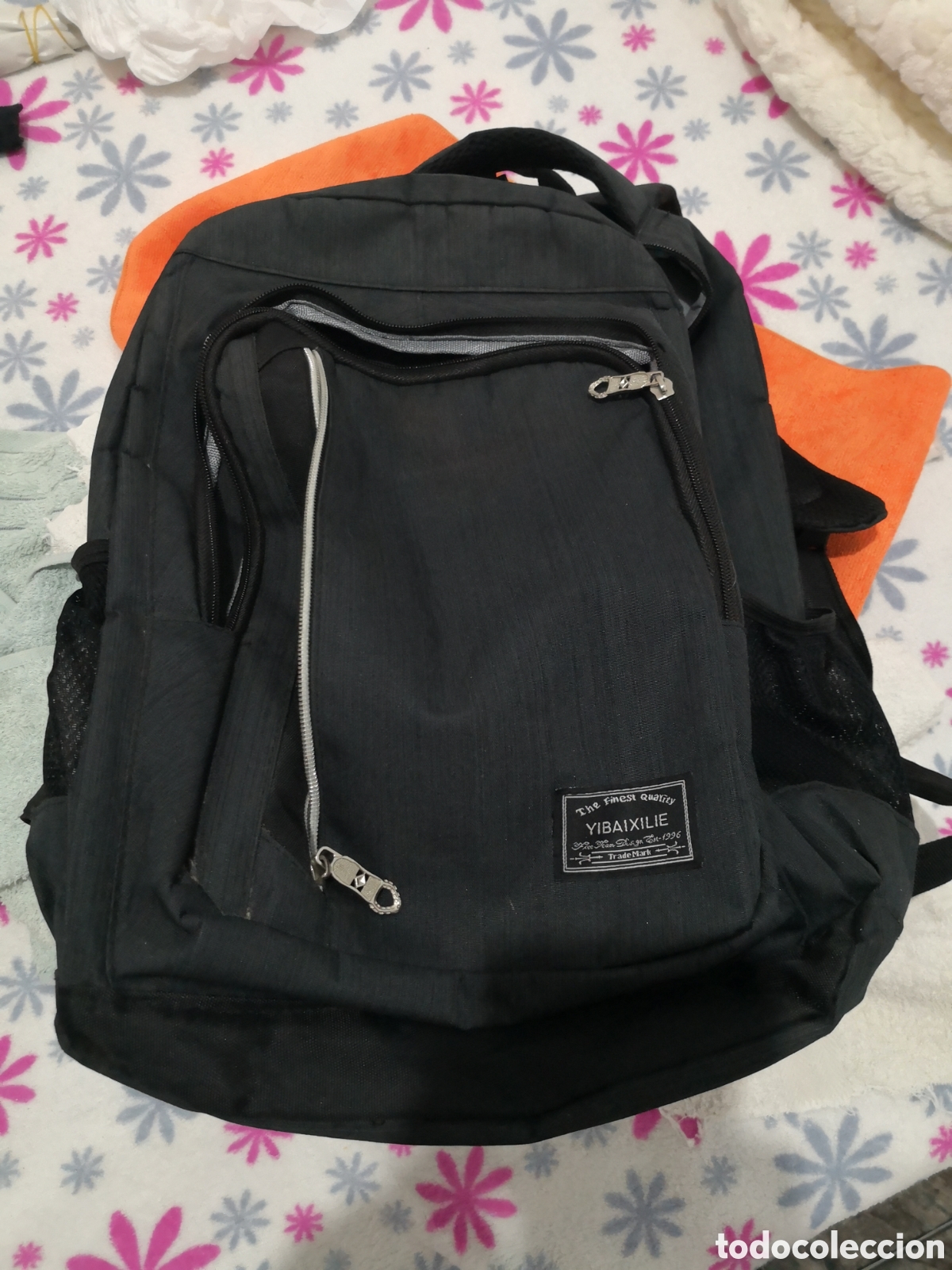 Nuevo: MOCHILA NEGRA MUY ELEGANTE - Foto 1