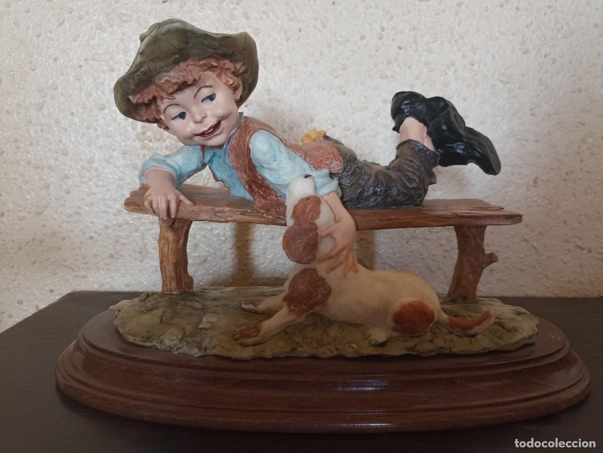 Nuevo: FIGURA NI&Ntilde;O Y PERRO RESINA - Foto 1