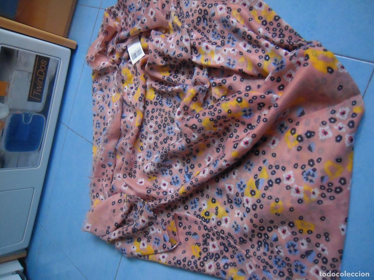 Nuevo: Fular rosa El Corte Ingl&eacute;s con estampado floral - Foto 3